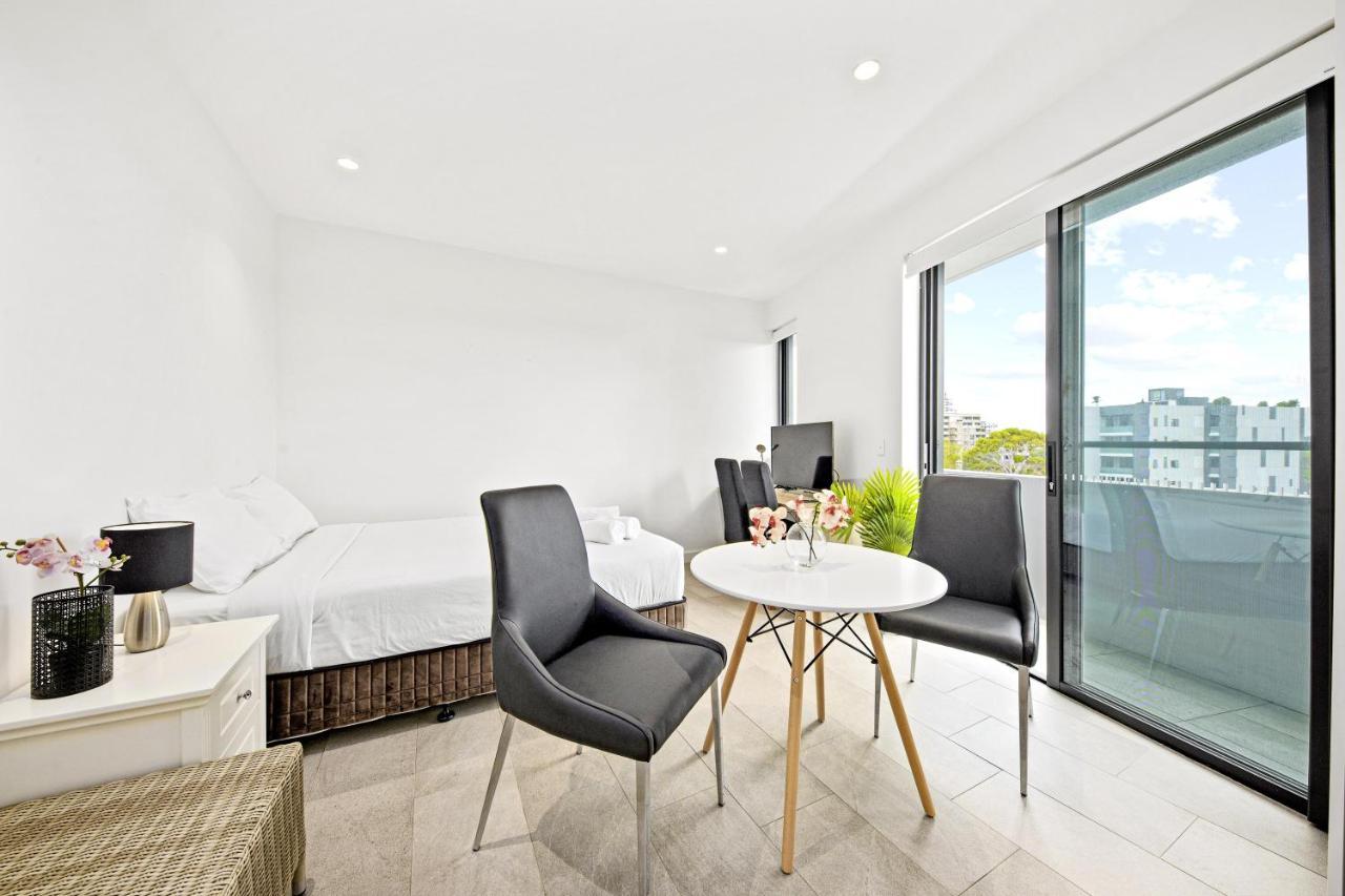 Studio For Long Term Tenants In Strathfield Cbd Sídney Exterior foto