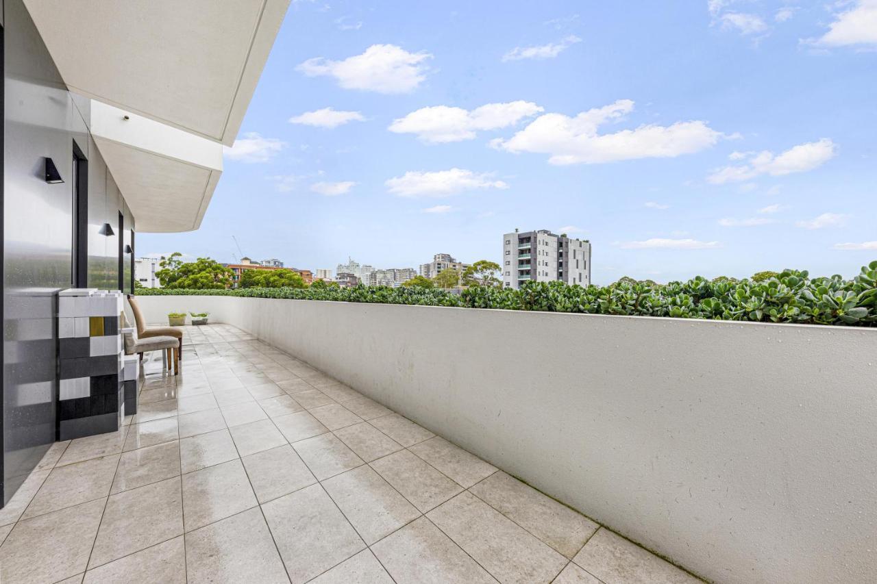 Studio For Long Term Tenants In Strathfield Cbd Sídney Exterior foto