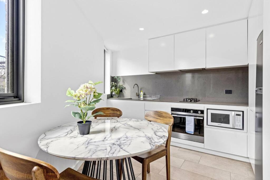 Studio For Long Term Tenants In Strathfield Cbd Sídney Exterior foto